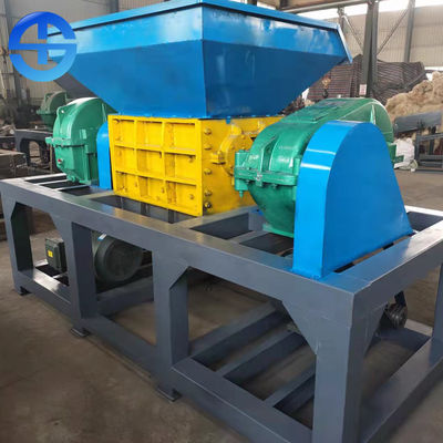 1500のKg/Hは二重シャフトのシュレッダー機械3000*1300*1850mmを捨てる