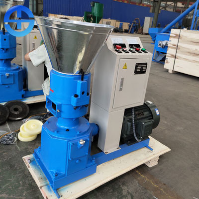 電気7.5kwモーターによって運転される生物量の餌機械200kg/H 300kg/H